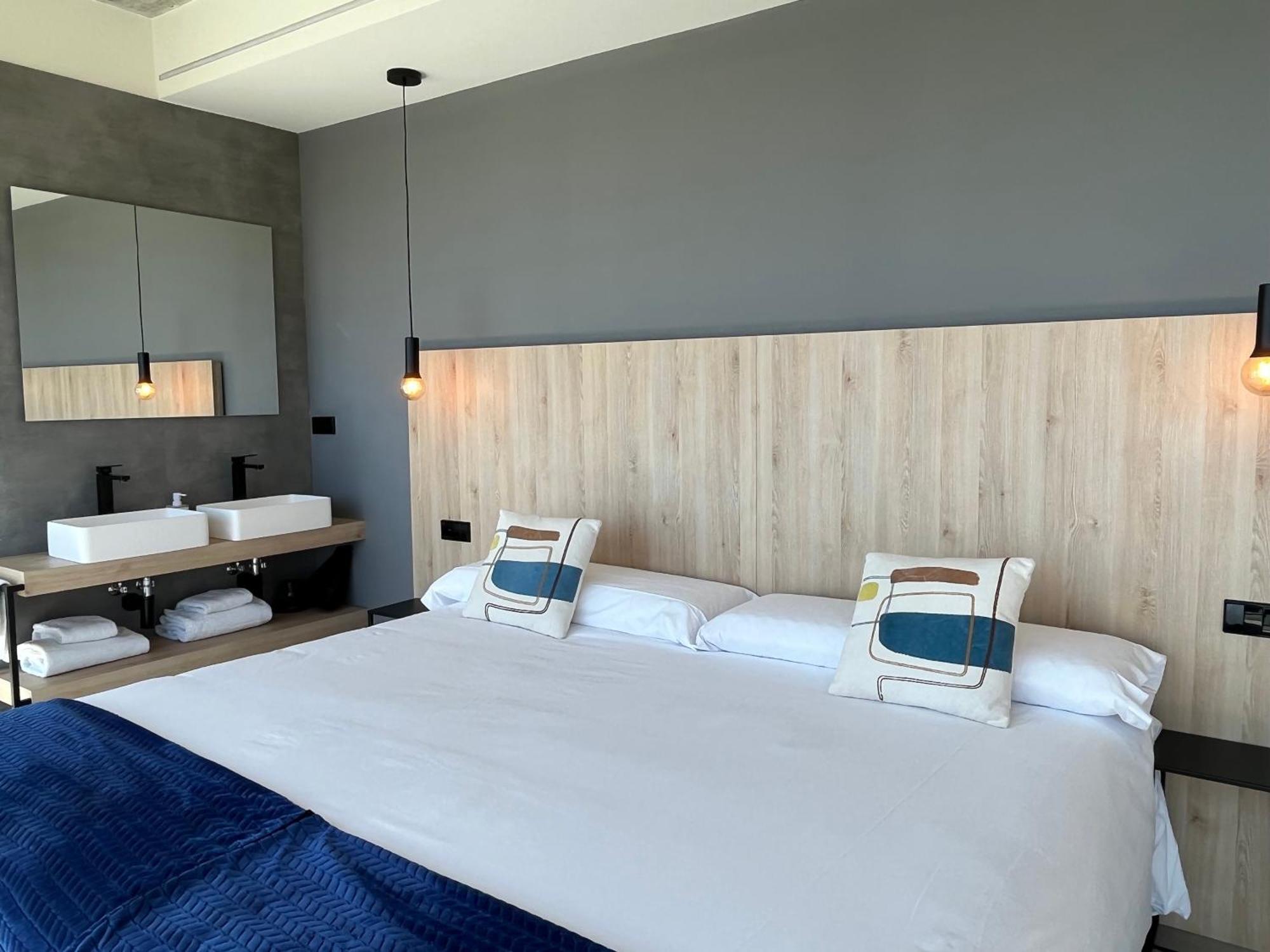 Hospedium Hotel Devalar Do Mar Камариньяс Экстерьер фото